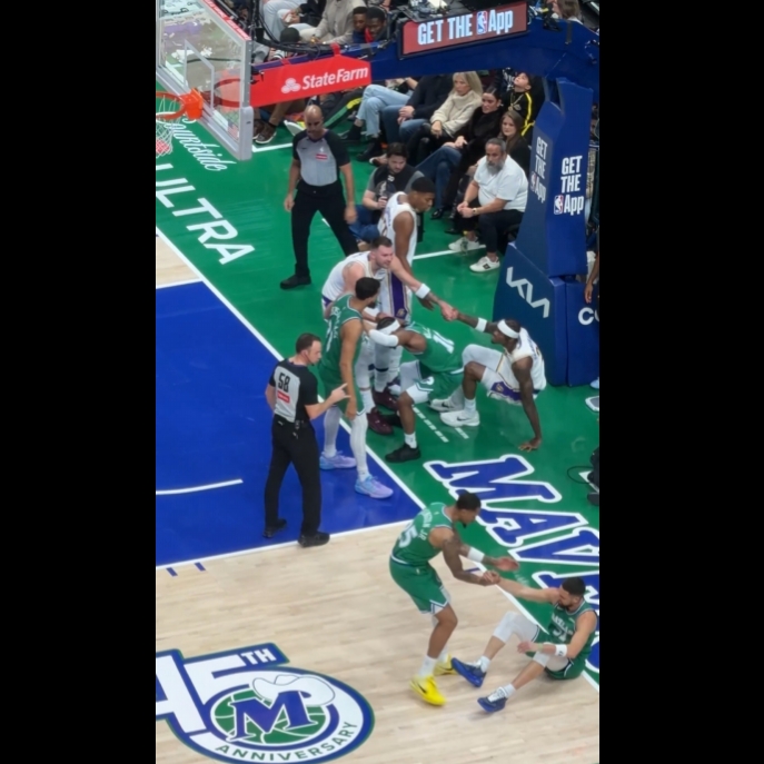 开云在线开户平台-他不在独行侠了又好像还在！东契奇拉队友也拉对手 还关心了克莱