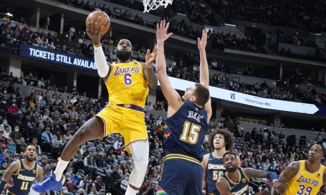 开云最新登录地址-惨败掘金37分生涯第二糟！詹姆斯赛后选择沉默以对